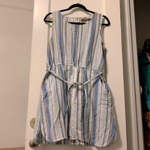 Linen striped dress with pockets